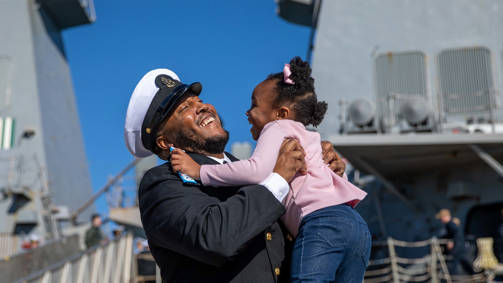 Navy Dad picks up daughter