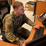 airman-uses-computer