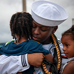 navy-father-hugs-children-