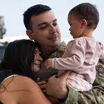 soldier-with-wife-and-child