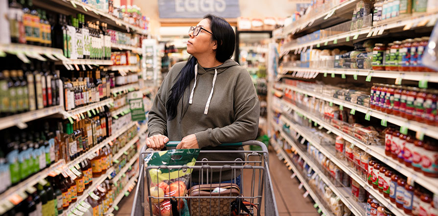 woman grocery shopping