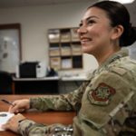 Financial technician explains pamphlet