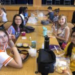 School children eating lunch
